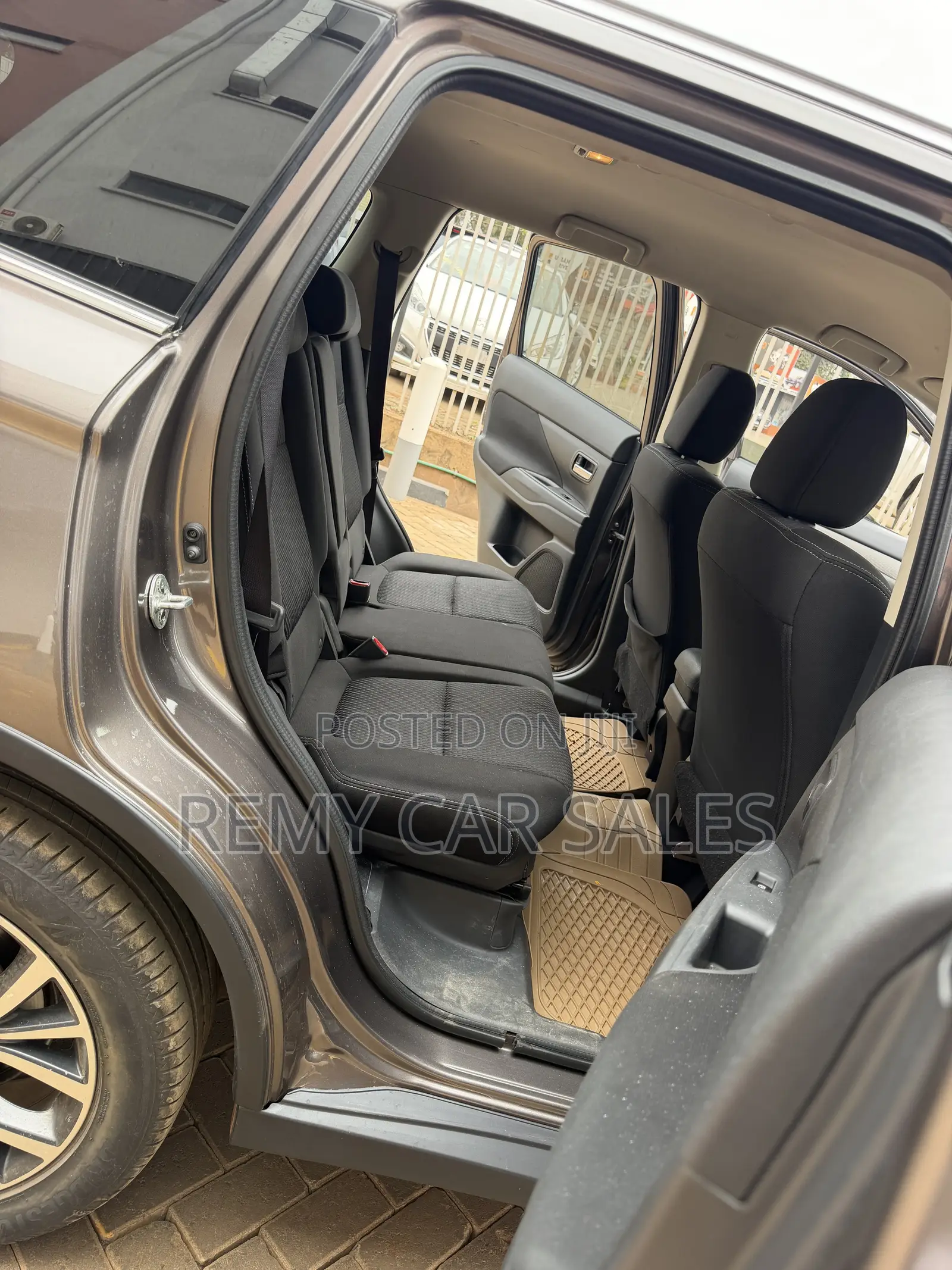 Mitsubishi Outlander 2015 Gray