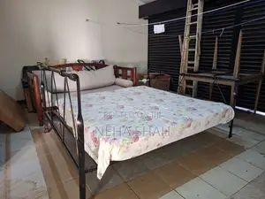 Metal/Rod Iron Bed