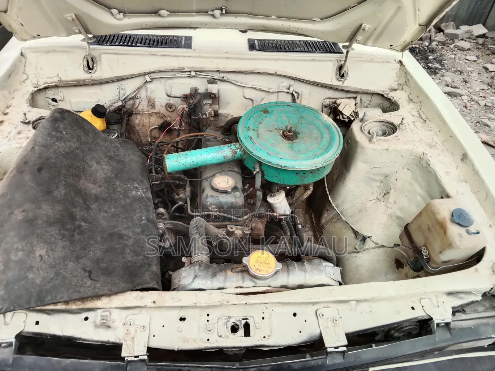 Nissan Pick-Up 2.5D 1998 Yellow