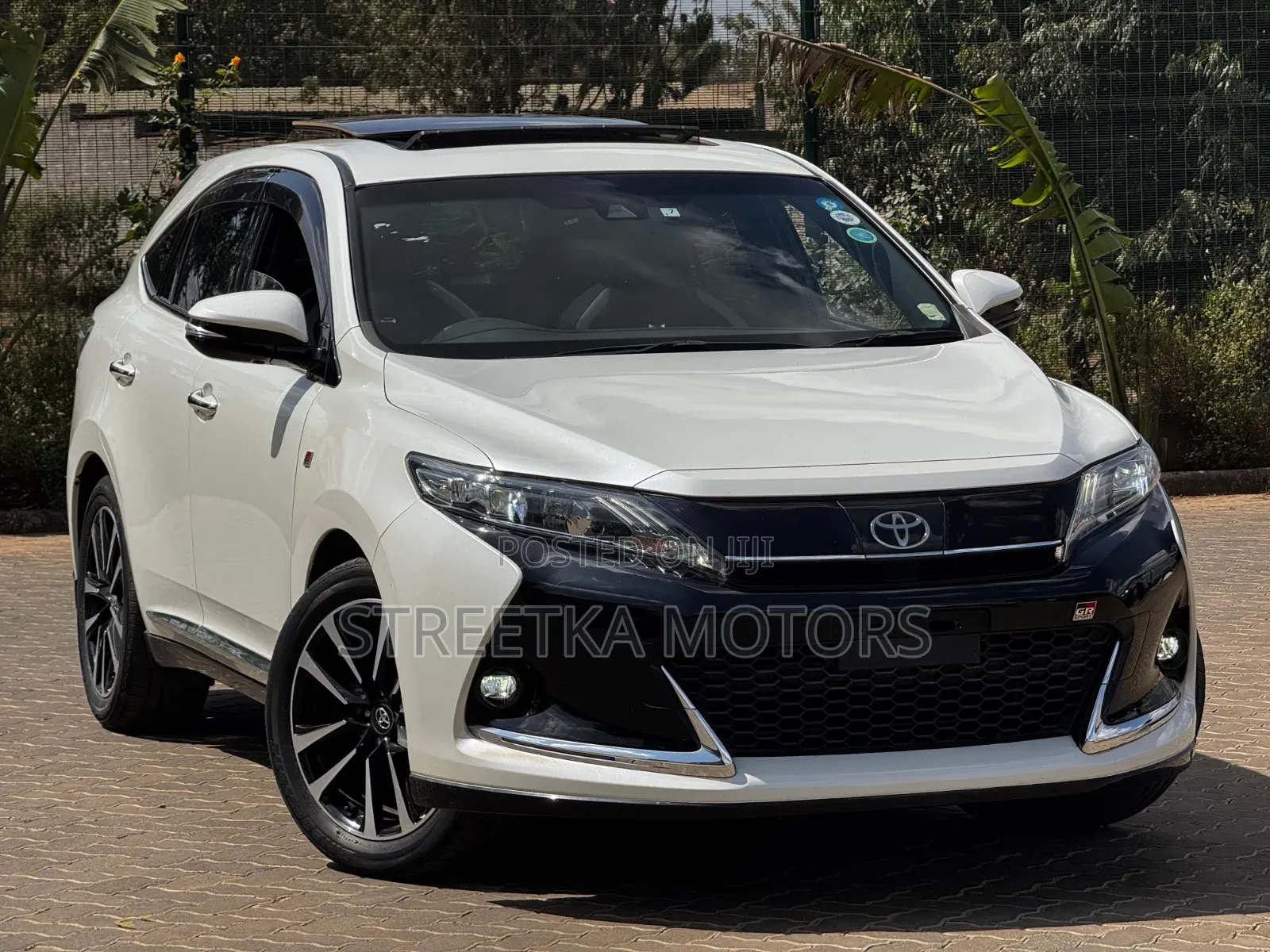 Toyota Harrier 2.0 2019 White