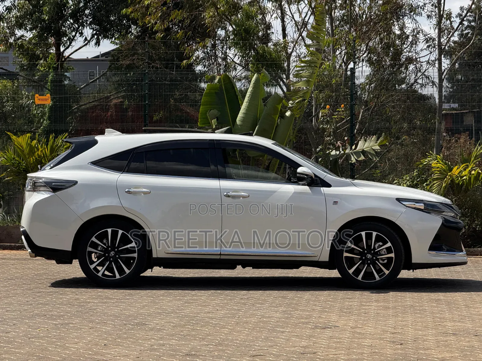 Toyota Harrier 2.0 2019 White