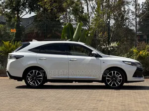Toyota Harrier 2.0 2019 White