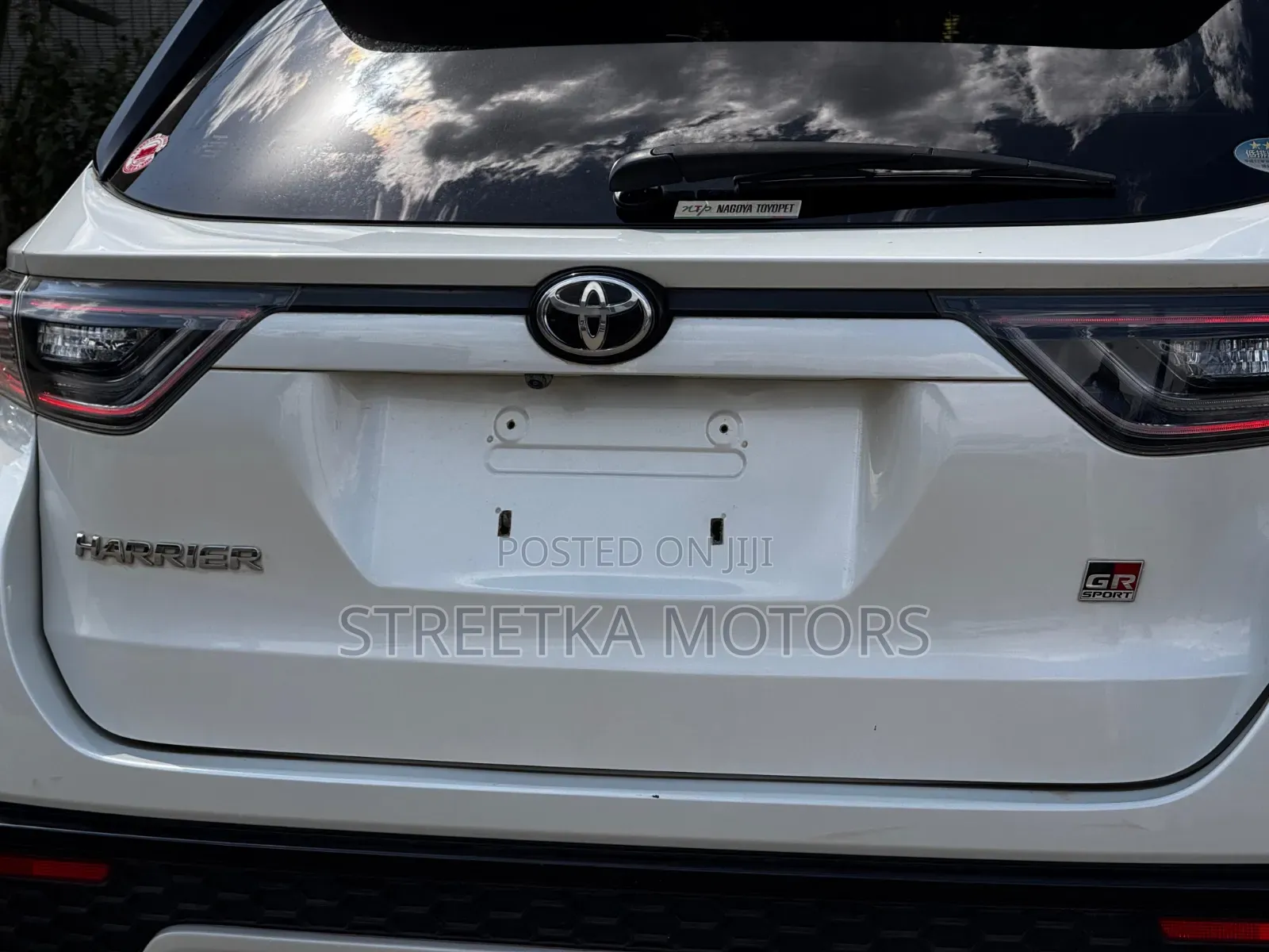 Toyota Harrier 2.0 2019 White