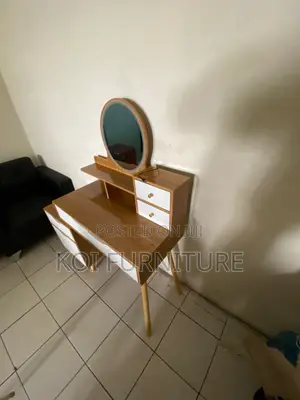 Dresers; Brown Dressing Vanity Set With Glowing Light