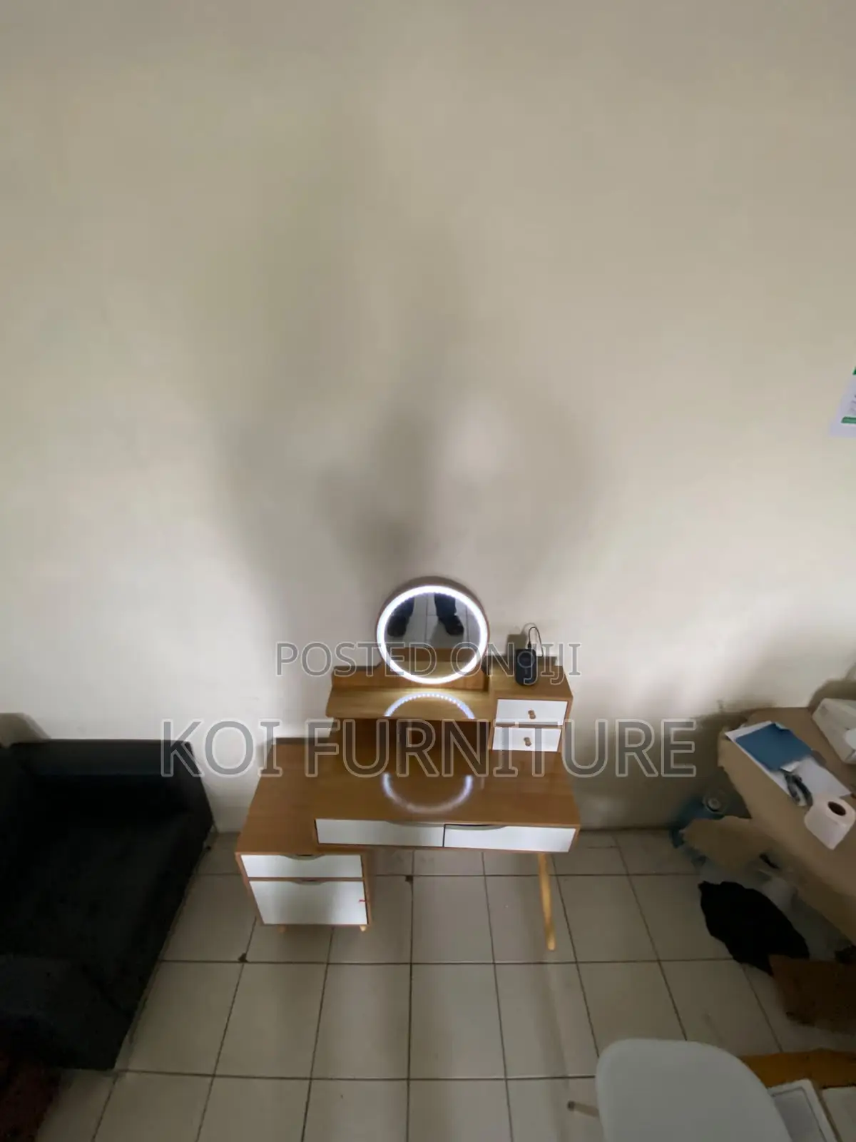 Dresers; Brown Dressing Vanity Set With Glowing Light