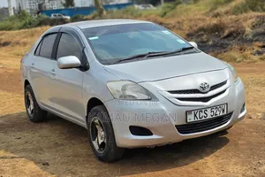 Toyota Belta 2011 Silver