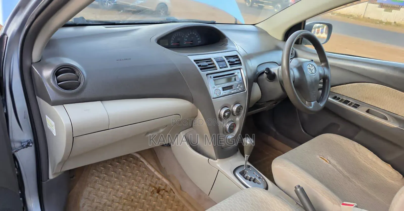 Toyota Belta 2011 Silver