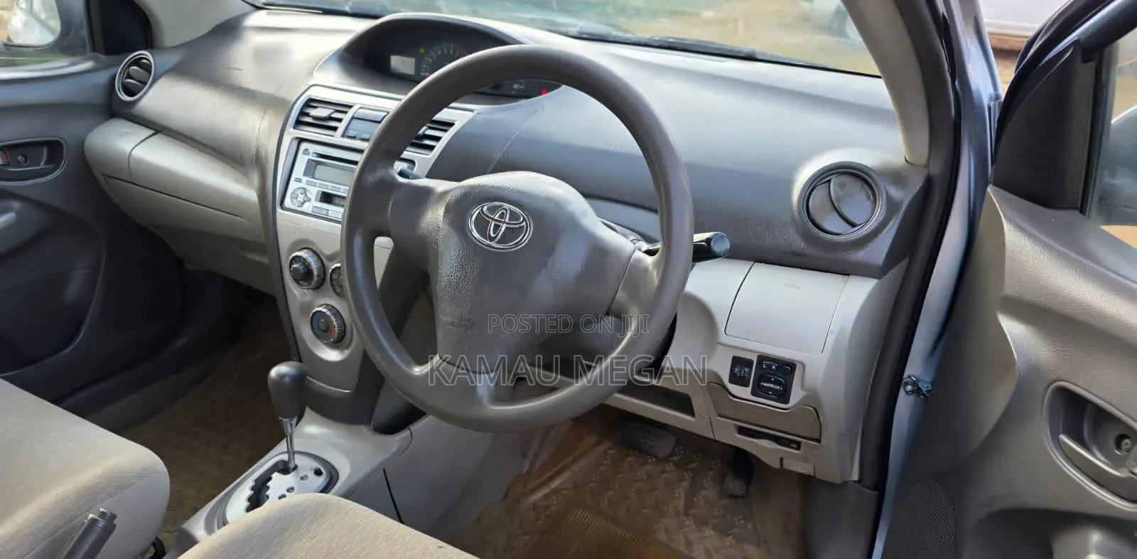 Toyota Belta 2011 Silver