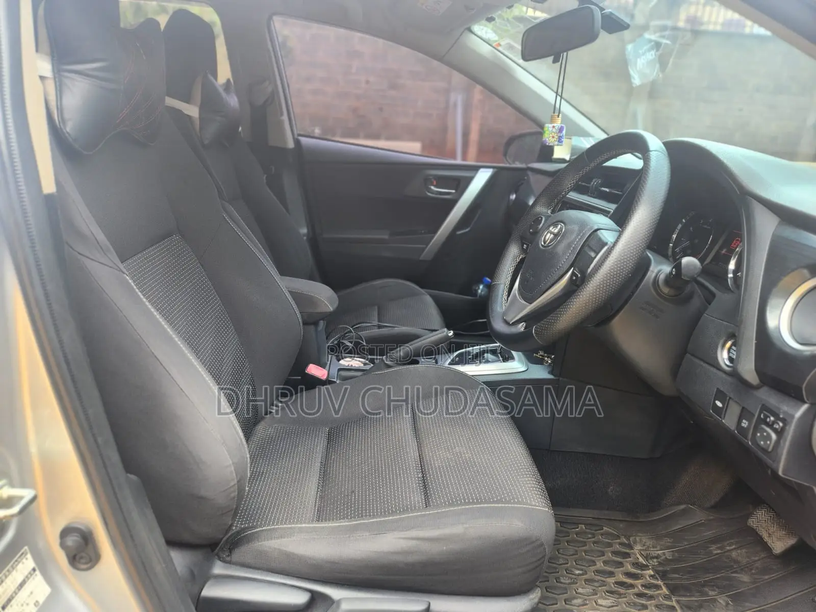 Toyota Auris 2013 Silver