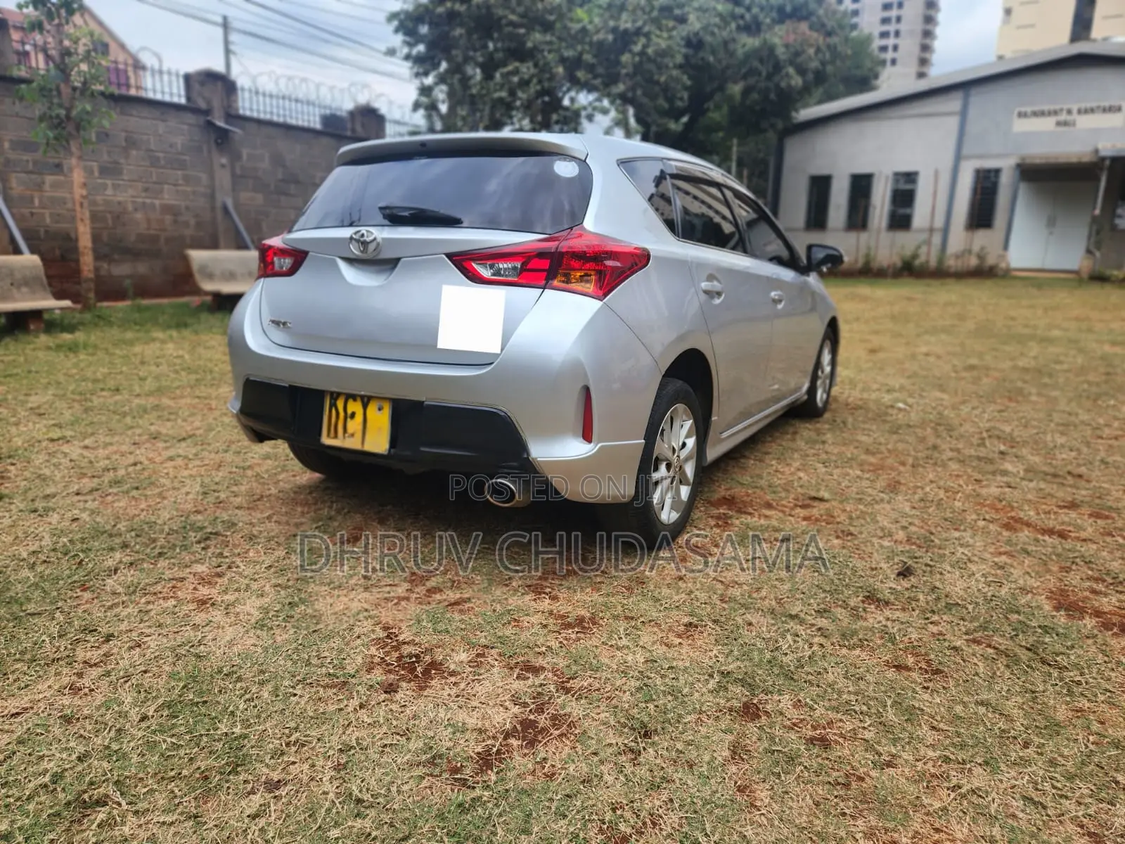 Toyota Auris 2013 Silver