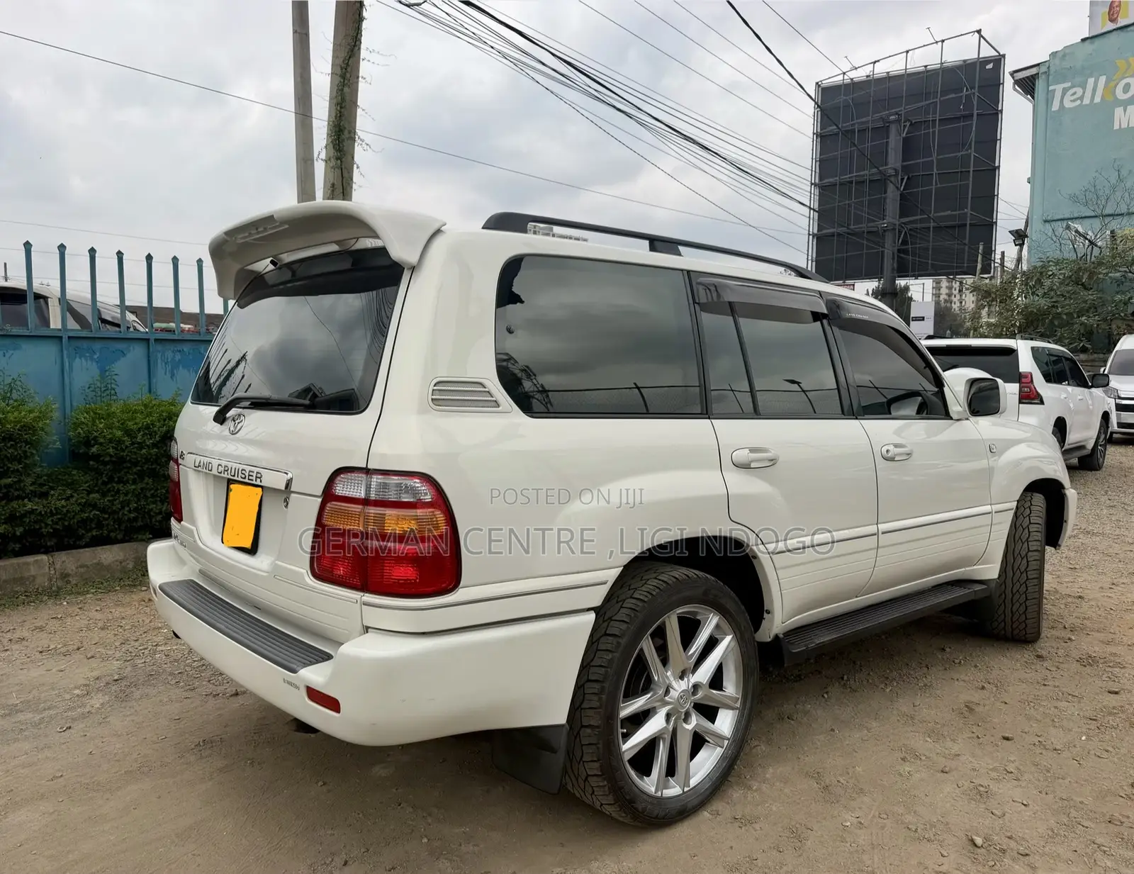 Toyota Land Cruiser 2006 White