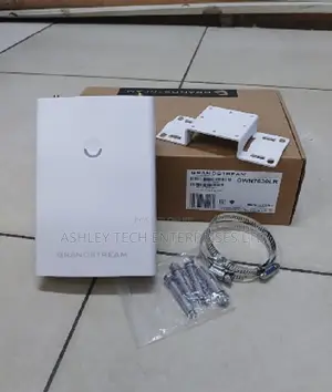 1Grandstream GWN7630 Dual Band WiFi Access Point