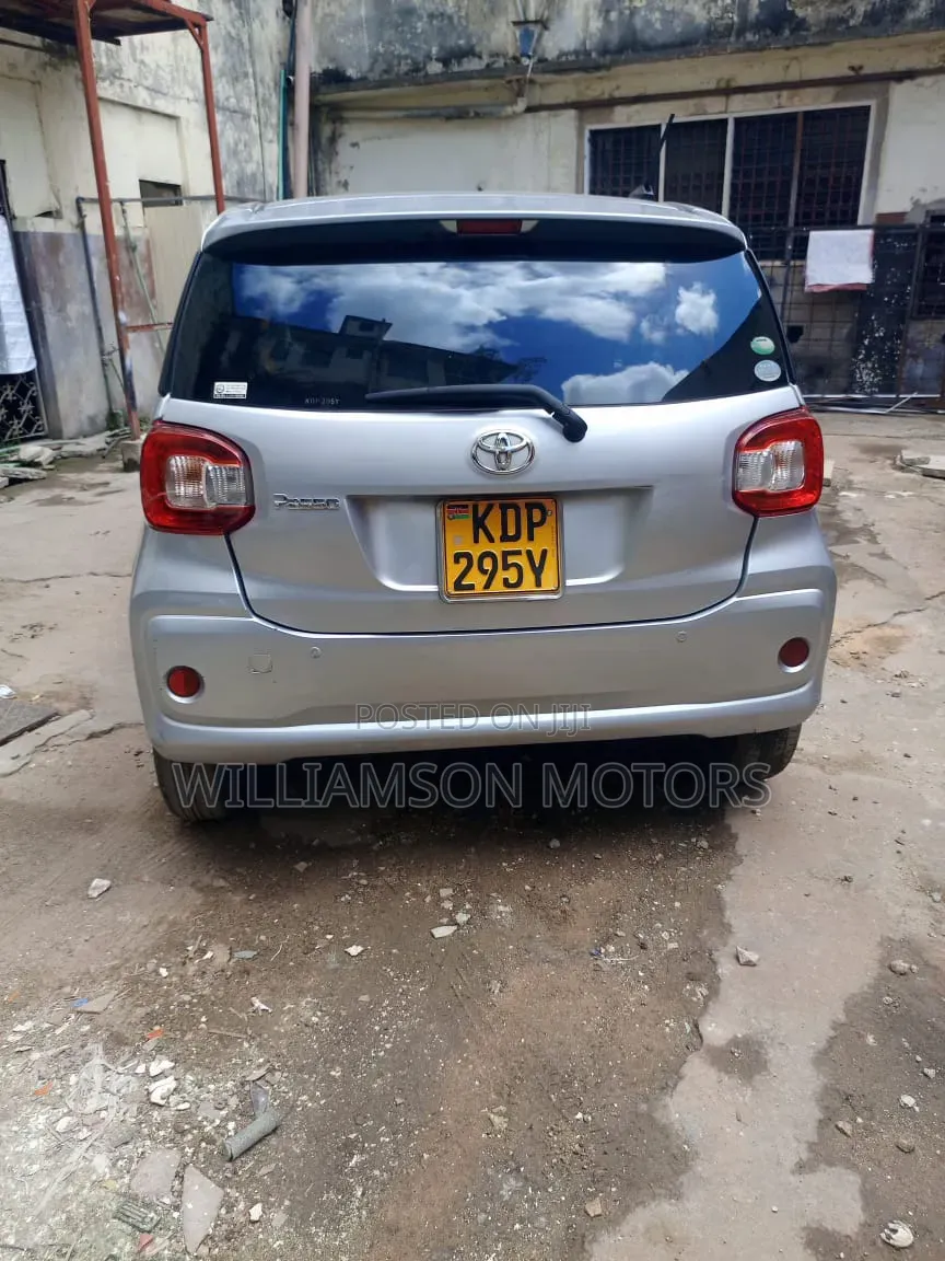 Toyota Passo 1.0 FWD 2017 Silver
