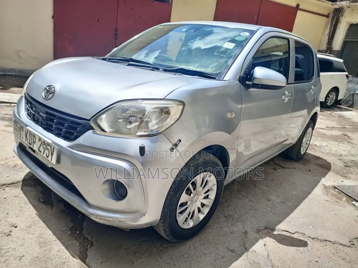 Toyota Passo 1.0 FWD 2017 Silver