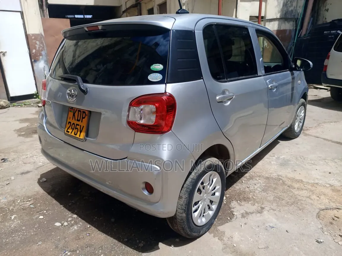 Toyota Passo 1.0 FWD 2017 Silver