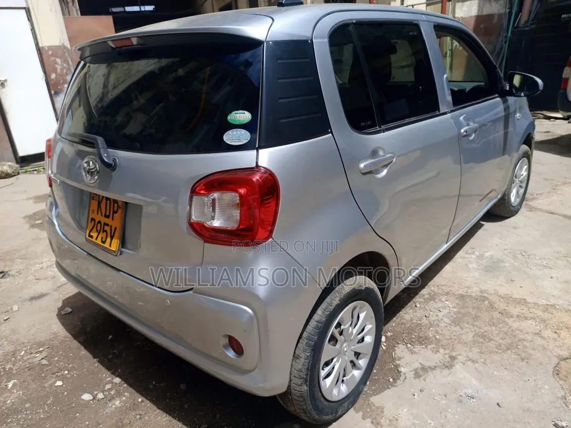 Toyota Passo 1.0 FWD 2017 Silver