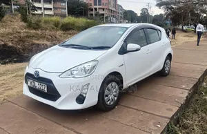 Toyota Aqua 2016 White