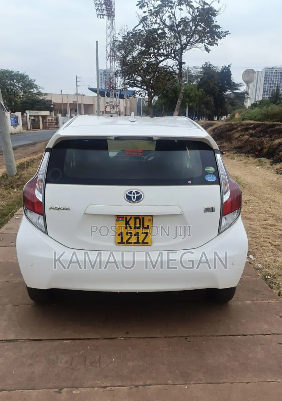 Toyota Aqua 2016 White