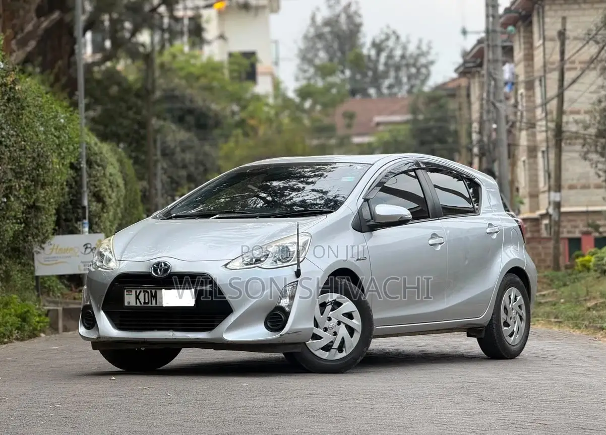 Toyota Aqua 2016 Silver
