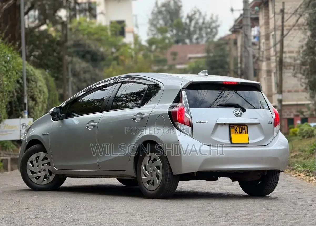 Toyota Aqua 2016 Silver