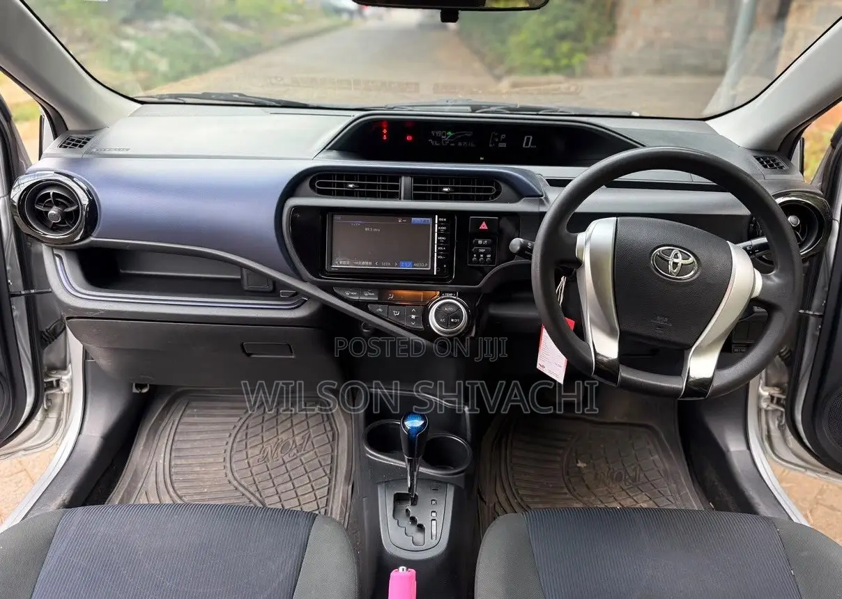 Toyota Aqua 2016 Silver