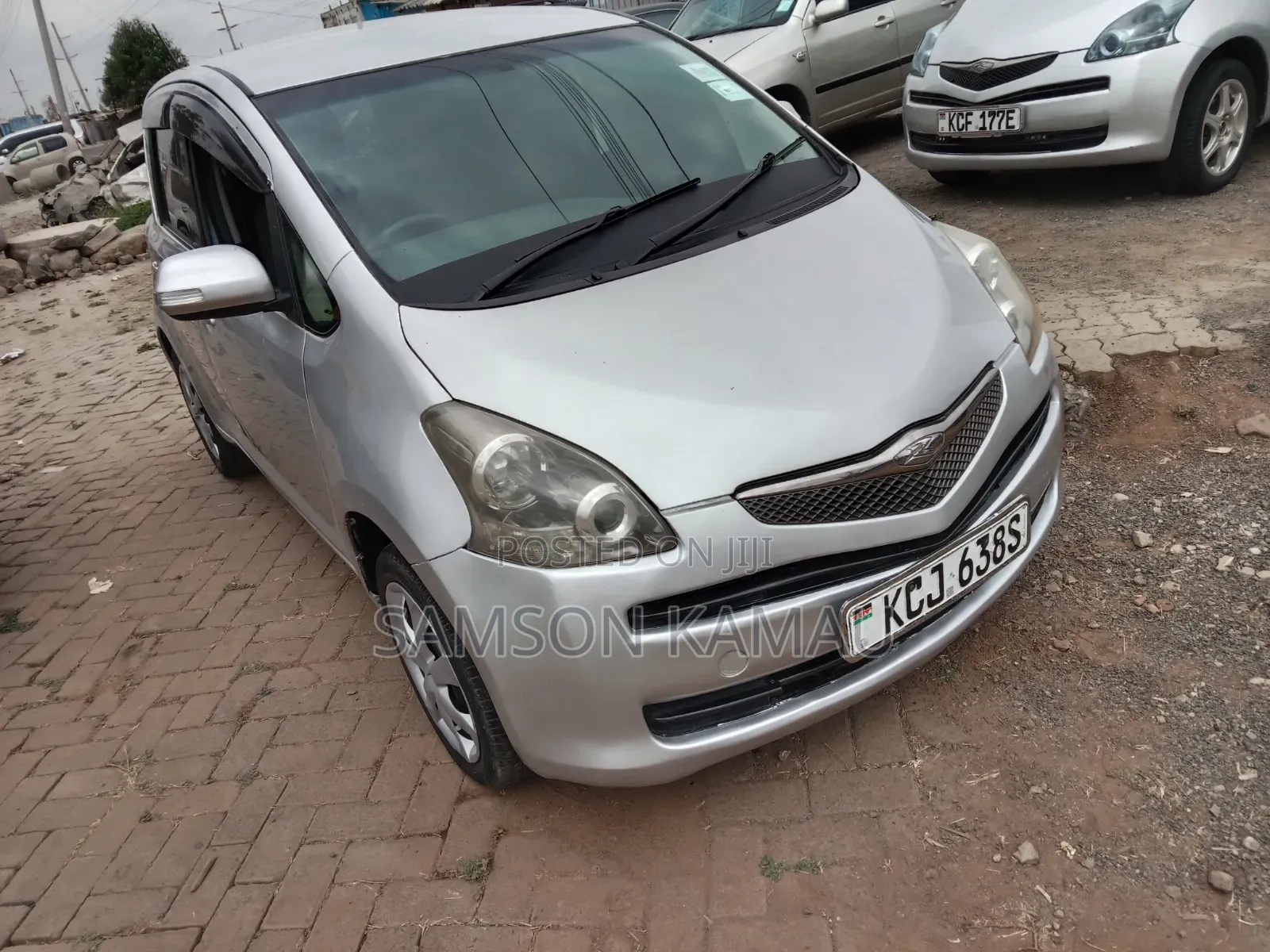 Toyota Ractis 2009 Silver