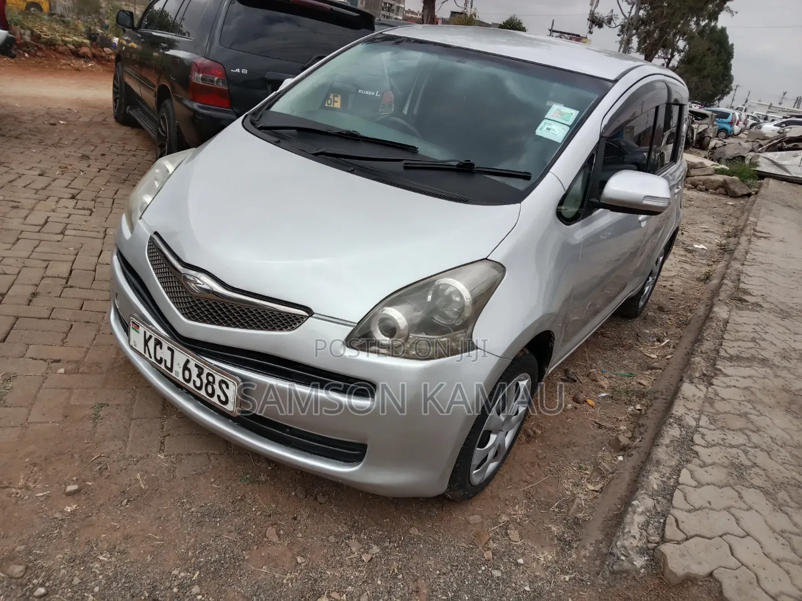 Toyota Ractis 2009 Silver