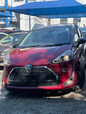 Toyota Sienta 2018