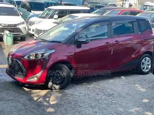 Toyota Sienta 2018