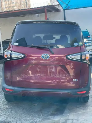 Toyota Sienta 2018
