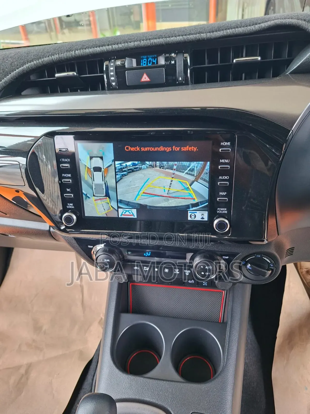 Toyota Hilux 2023 White