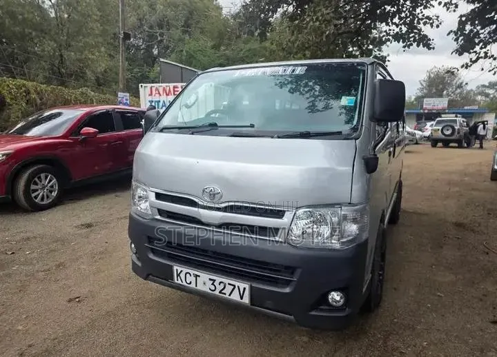 Toyota HiAce 2012 Silver