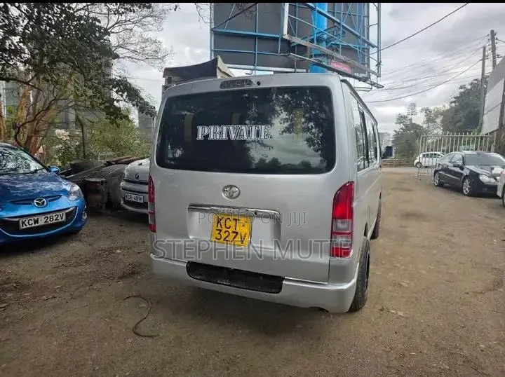 Toyota HiAce 2012 Silver