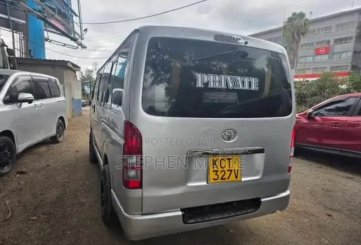 Toyota HiAce 2012 Silver