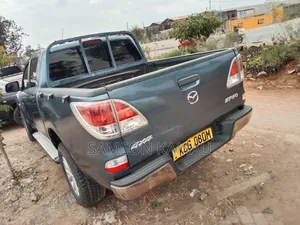 Mazda BT-50 2014 Blue