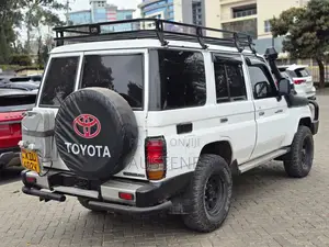 Toyota Land Cruiser 2007 White