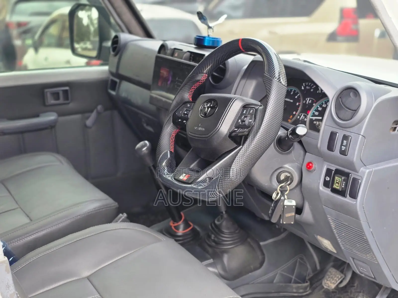 Toyota Land Cruiser 2007 White