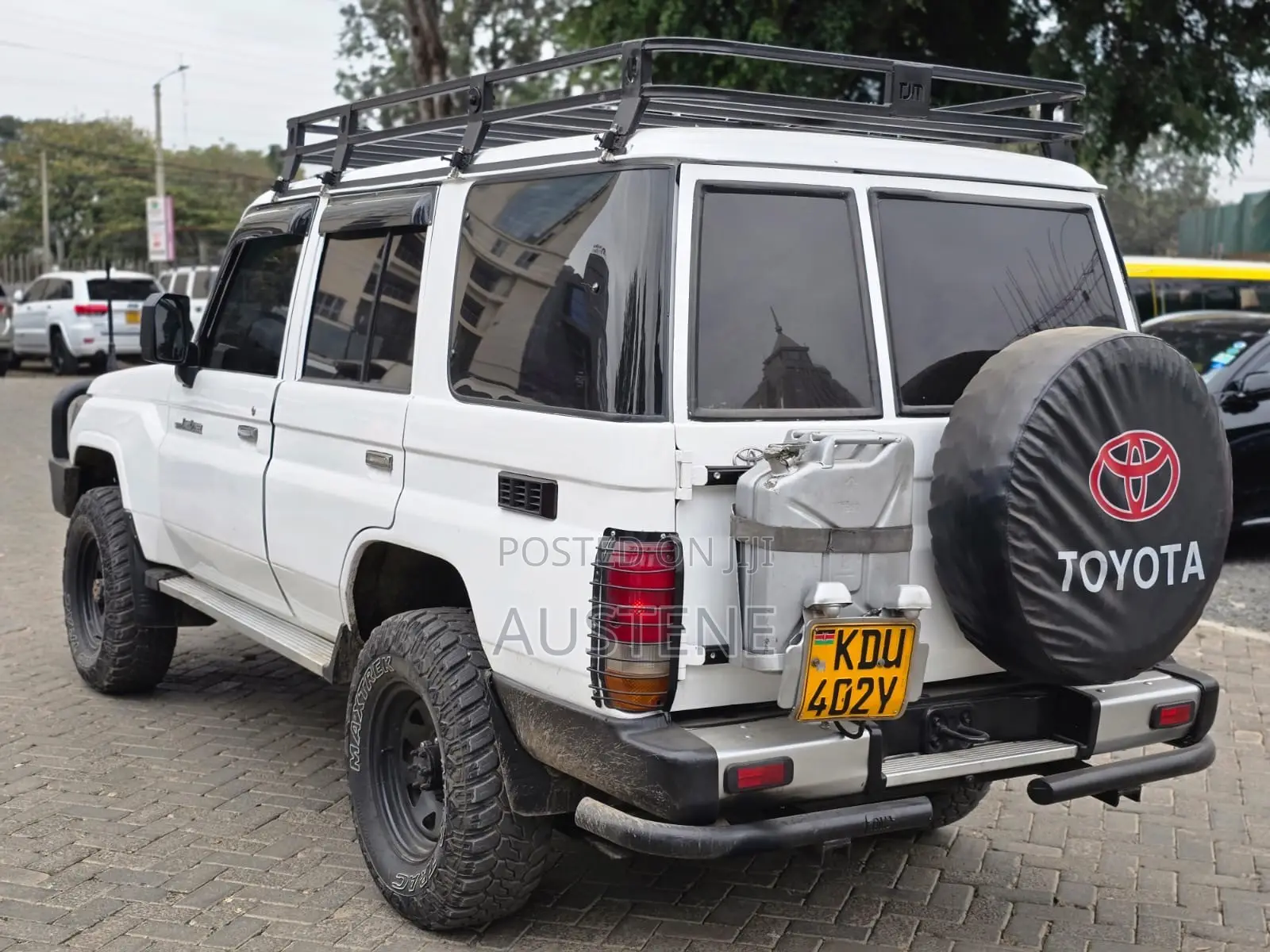 Toyota Land Cruiser 2007 White