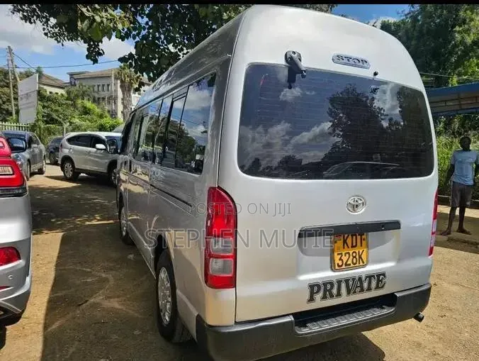 Toyota HiAce 2012 Silver