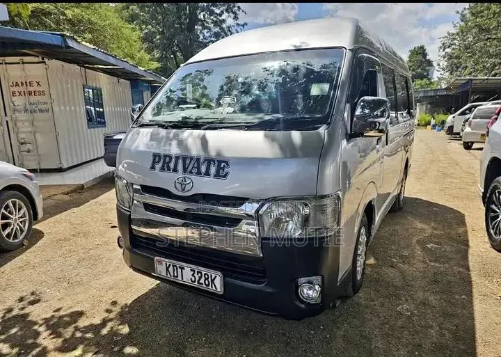 Toyota HiAce 2012 Silver