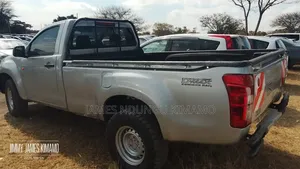 Isuzu D-MAX 2014 Silver
