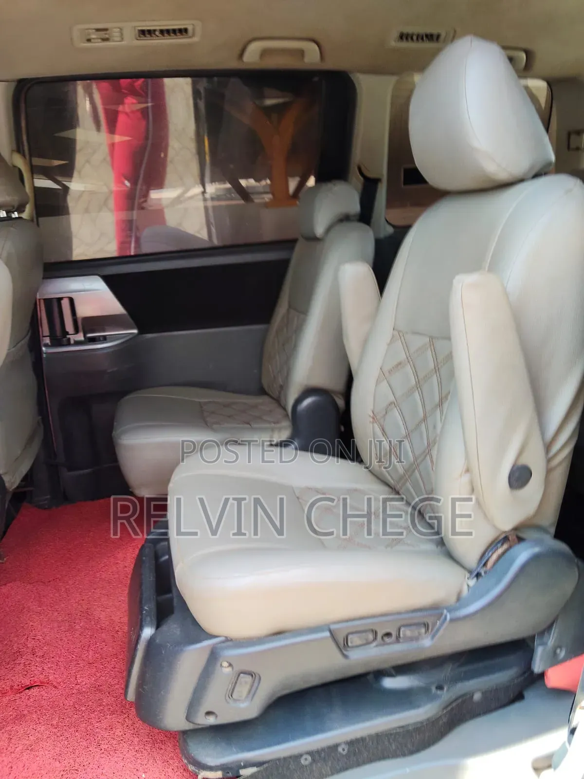 Toyota Voxy 2011 Silver