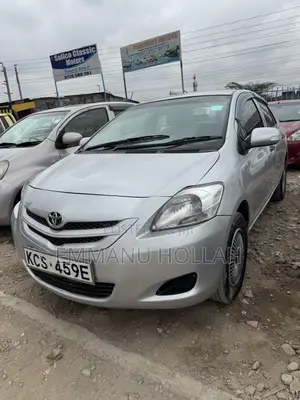 Toyota Belta 2011 Silver