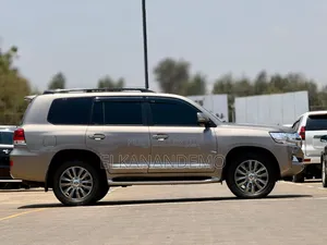 Toyota Land Cruiser 4.5 V8 GX-R 2015 Beige