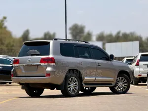 Toyota Land Cruiser 4.5 V8 GX-R 2015 Beige