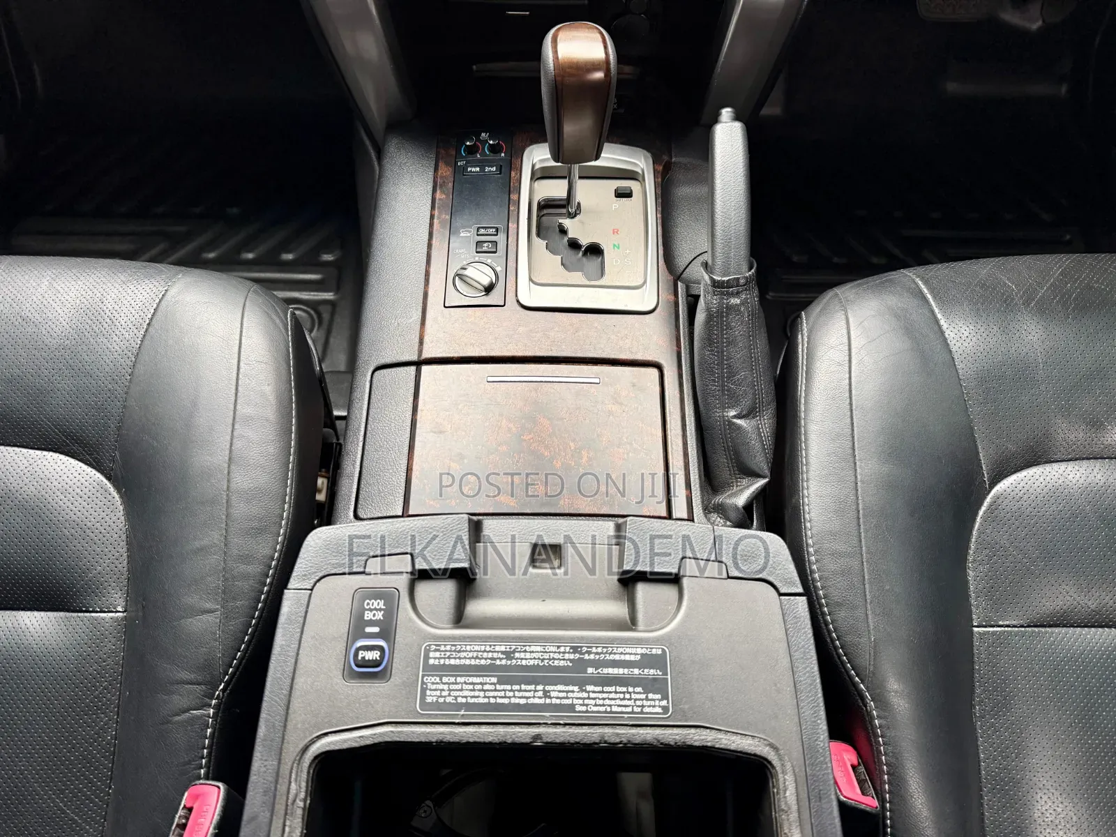 Toyota Land Cruiser 4.5 V8 GX-R 2015 Beige