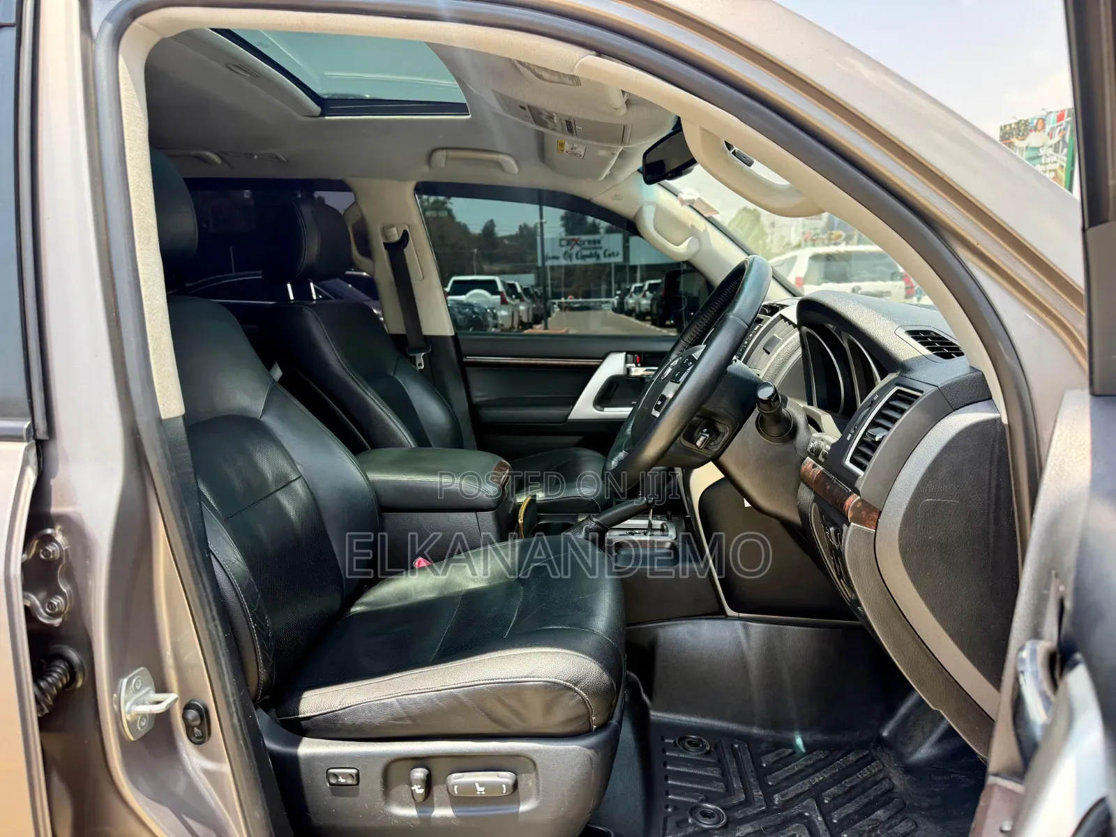 Toyota Land Cruiser 4.5 V8 GX-R 2015 Beige