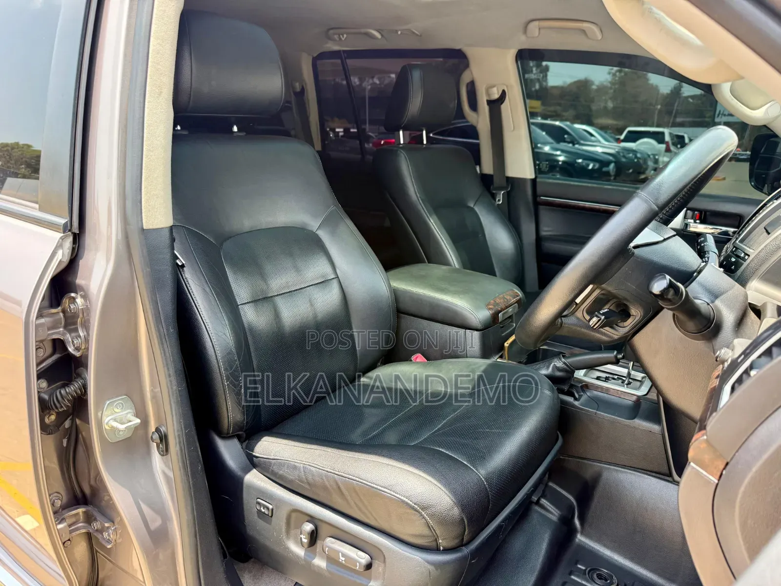 Toyota Land Cruiser 4.5 V8 GX-R 2015 Beige