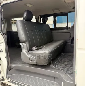 Toyota HiAce 2019 White