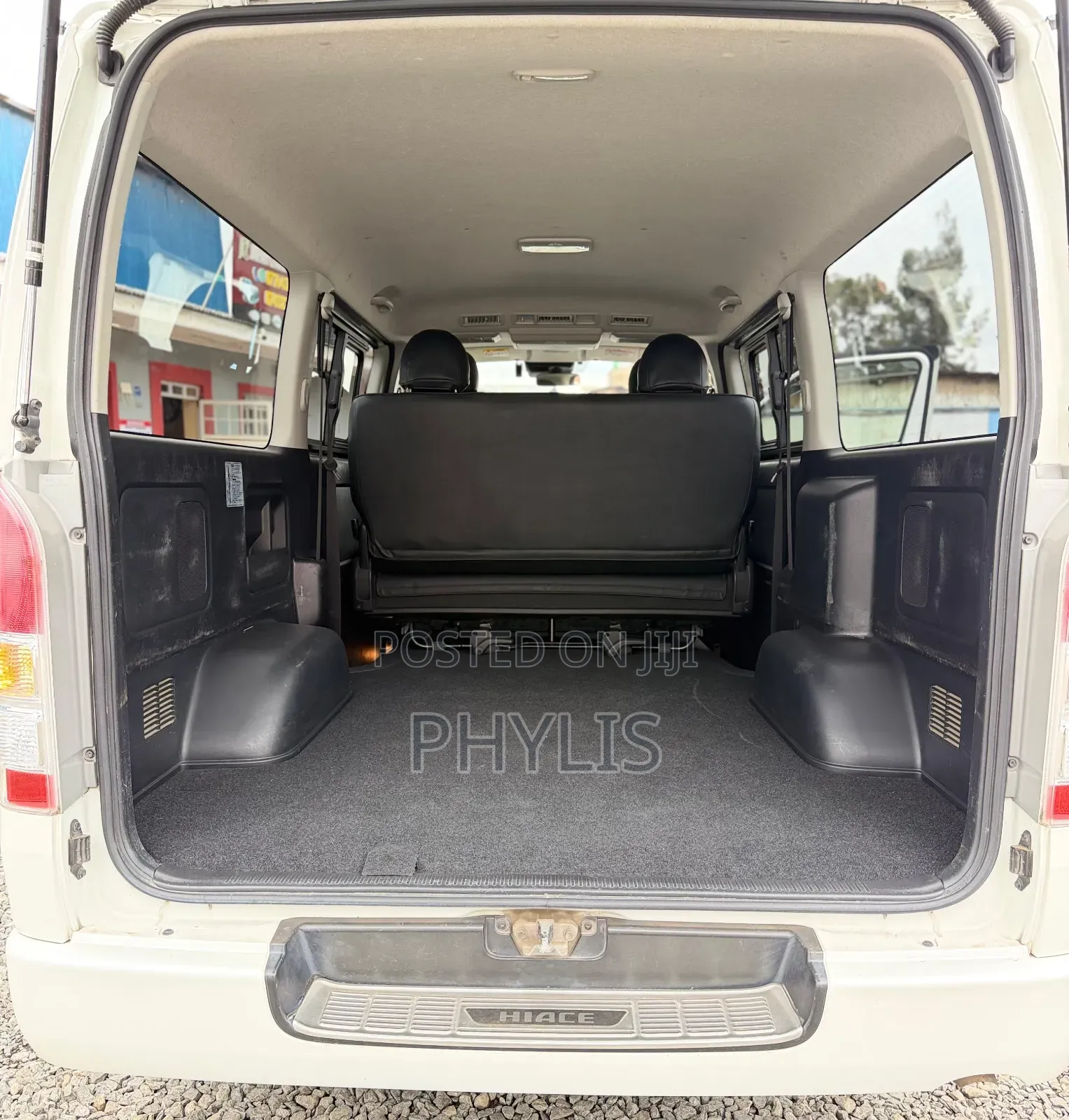 Toyota HiAce 2019 White